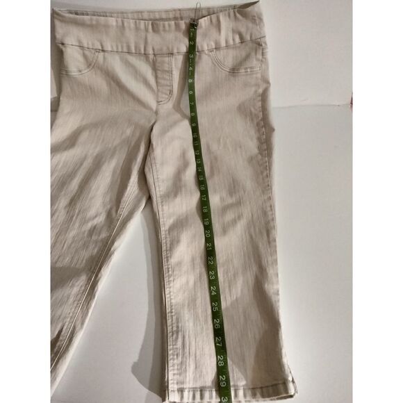 Chico's Plus Size Pull On Capris - Picture 6 of 8